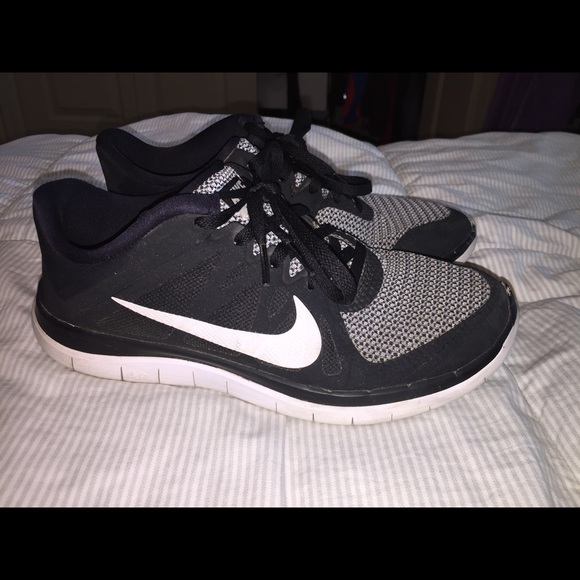Nike Free 4.0 running shoes - Picture 2 of 5